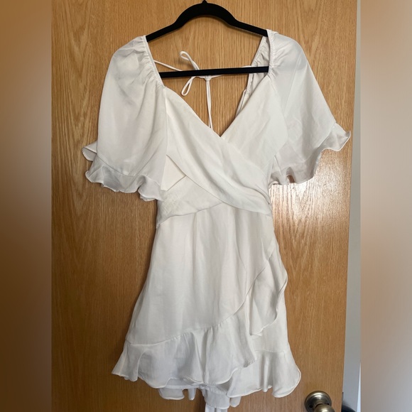 Selfie Leslie Ruffle Hem White dress - Picture 7 of 7